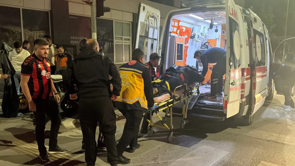 Eskişehir’de motosikletler kavşakta çarpıştı: 2 sürücü ağır yaralı - Sözcü Gazetesi