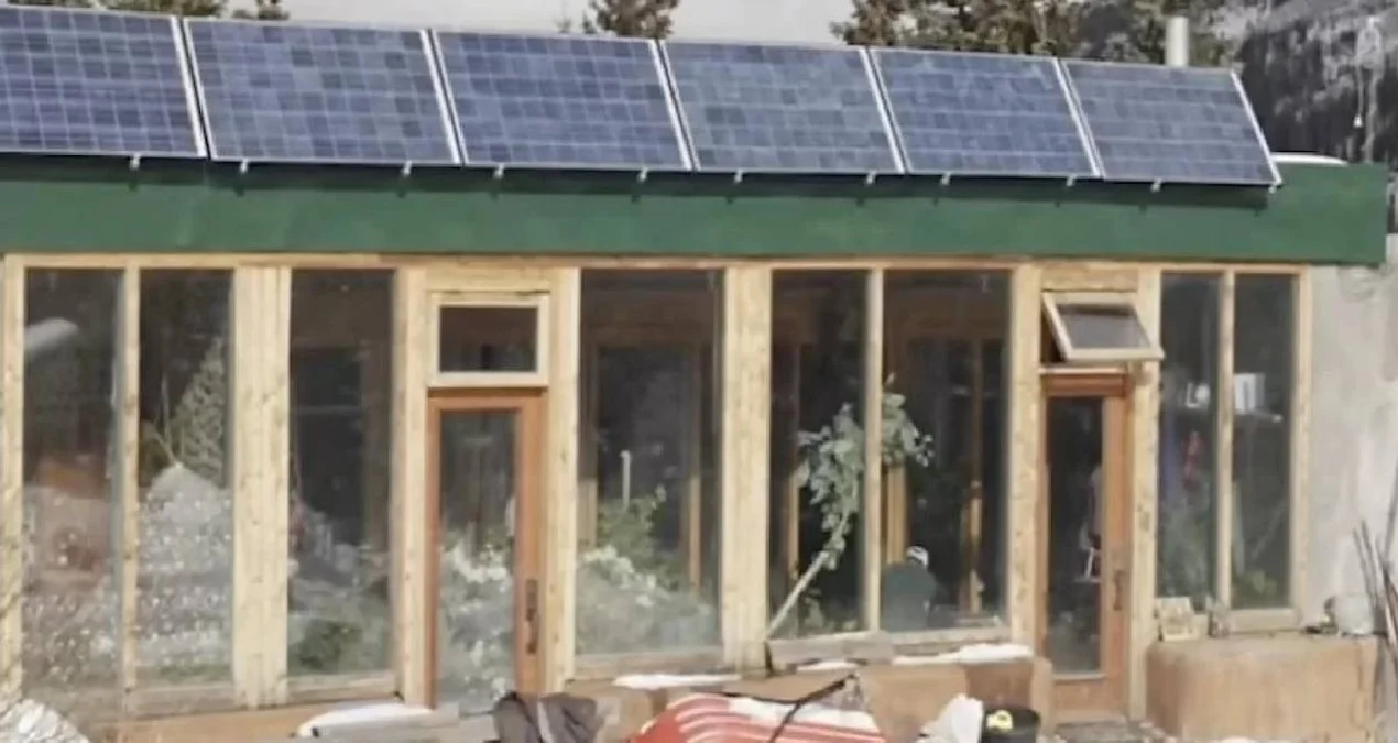 Colorado’da geri dönüştürülmüş lastiklerle enerji üreten ev inşa edildi
