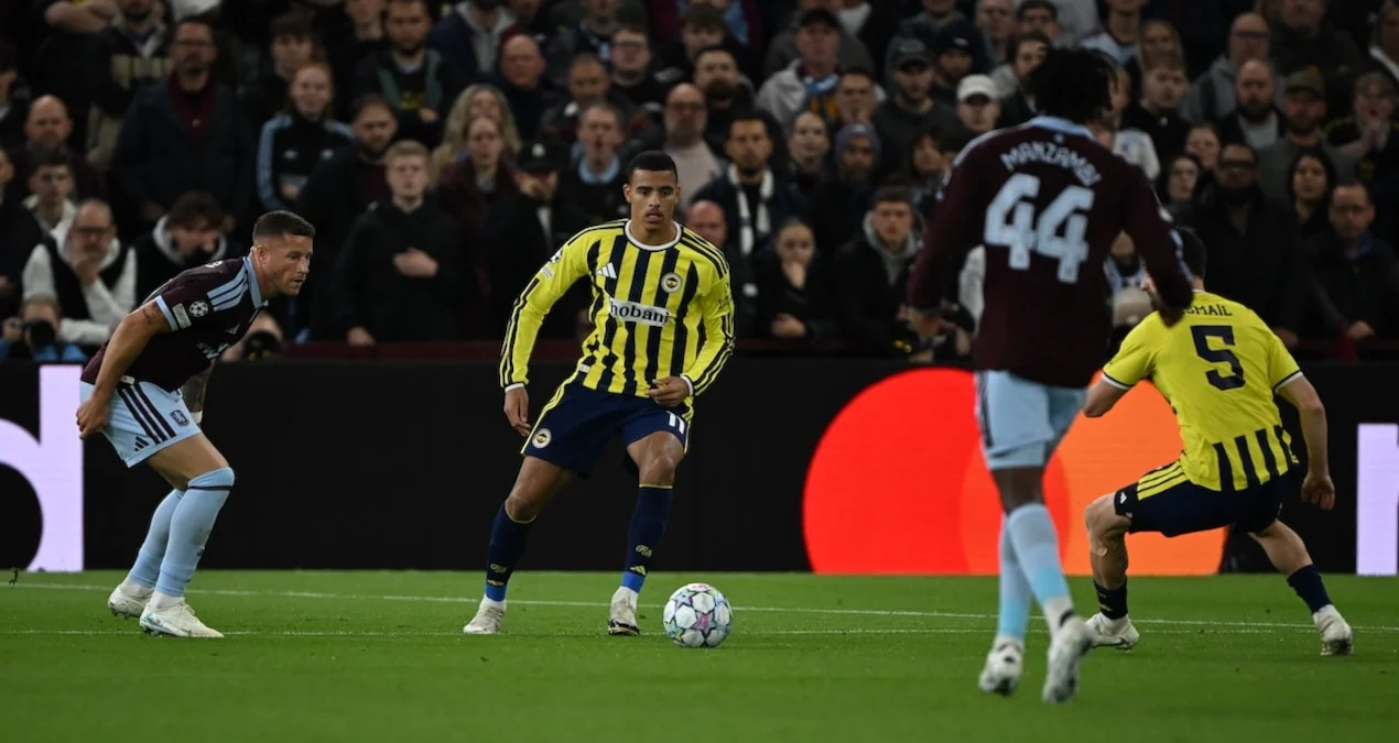 Fenerbahçe'nin yıldızına İngiltere'de protesto! Top ayağına her geldiğinde yuhalandı - www.gundemedair.com