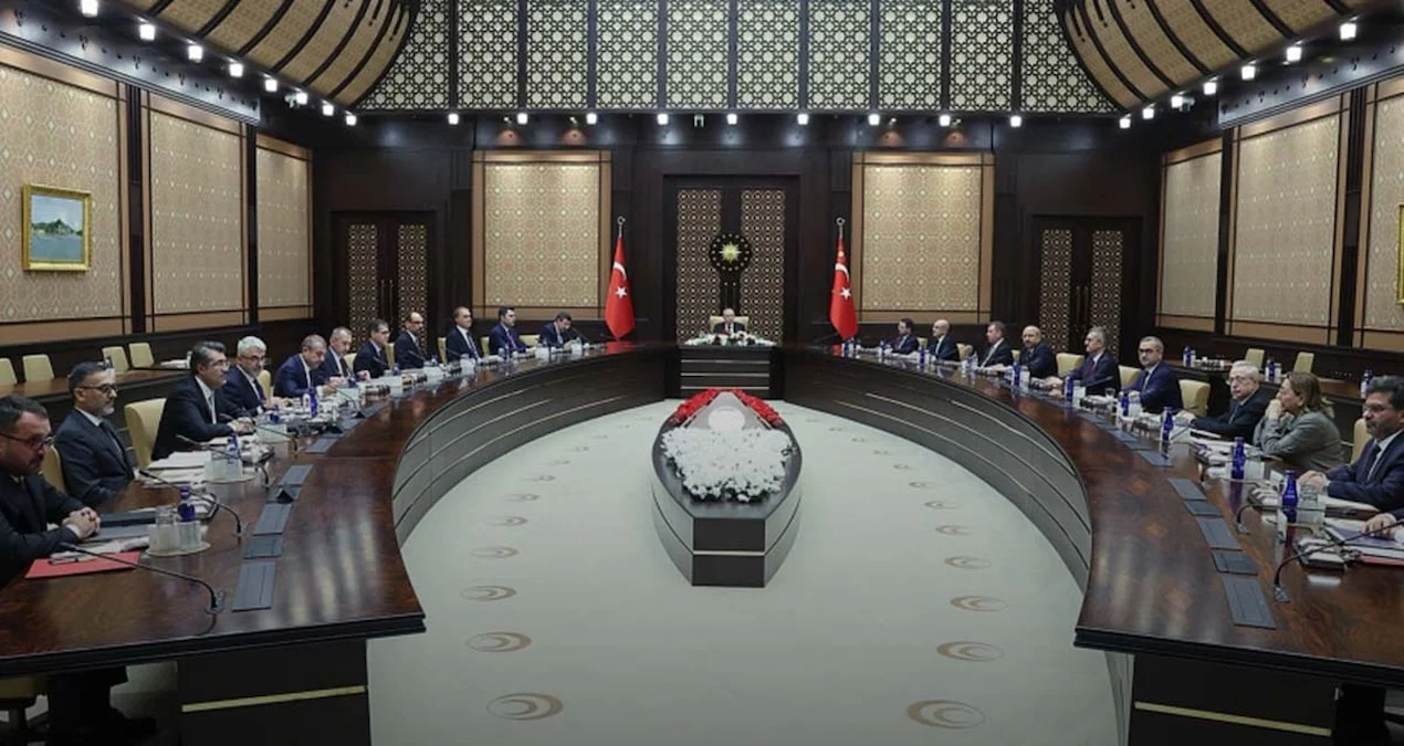 Cumhurbaşkanı Erdoğan başkanlığında ekonomi kurmayları ve ilgili kurumların üst düzey