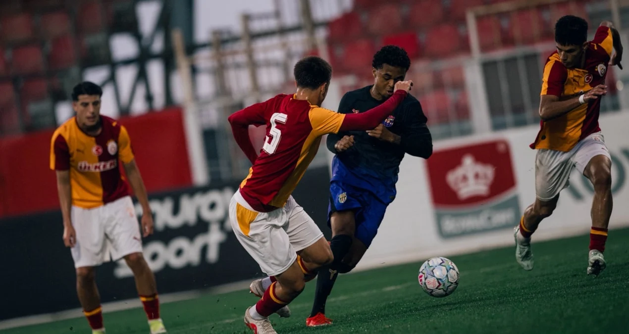 Galatasaray U19, Barcelona'ya 1-0 Mağlup Oldu - www.gundemedair.com