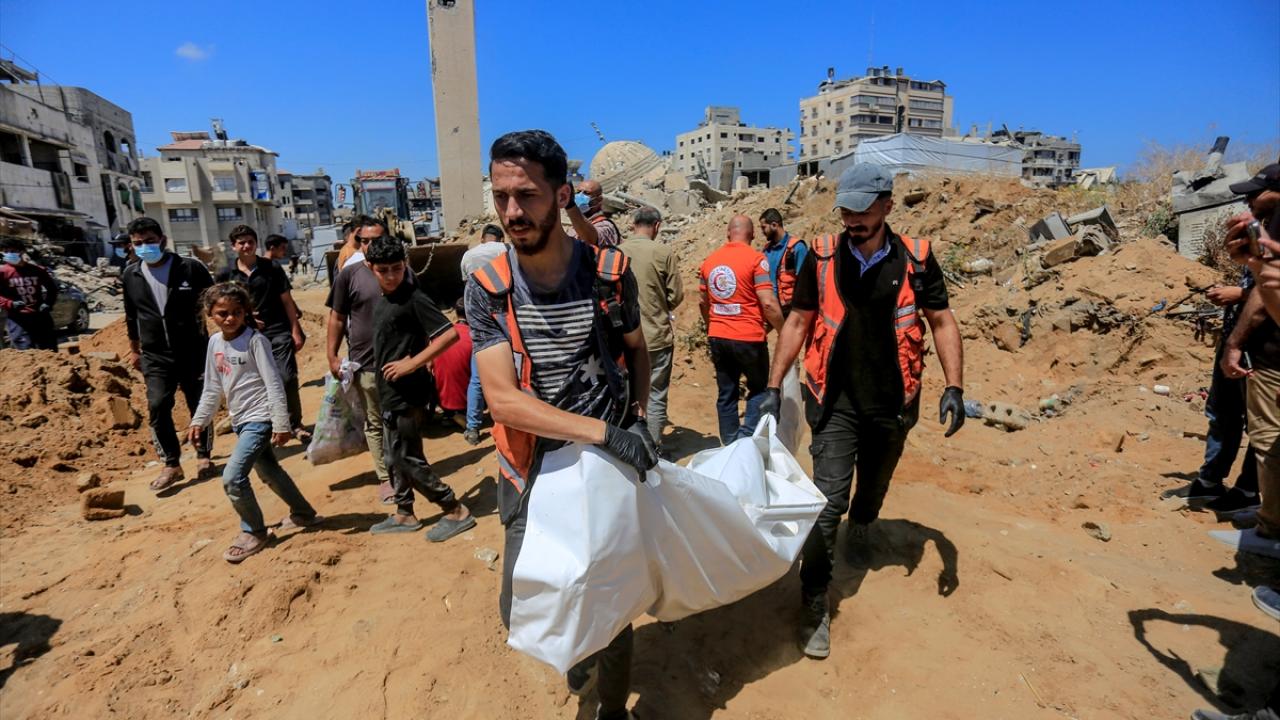 Gazze’de İsrail saldırısında hayatını kaybeden Vefa Akile’nin cenazesi kaldırıldı