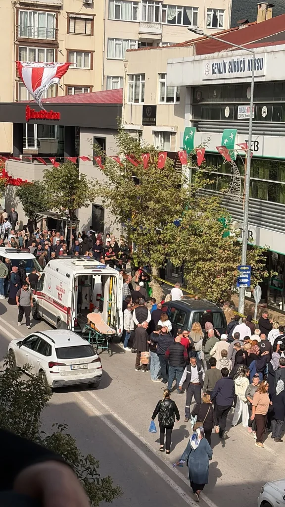 Gemlik’te 14 haftalık hamile kadına tahralı saldırı: Şüpheli gözaltında - www.gundemedair.com