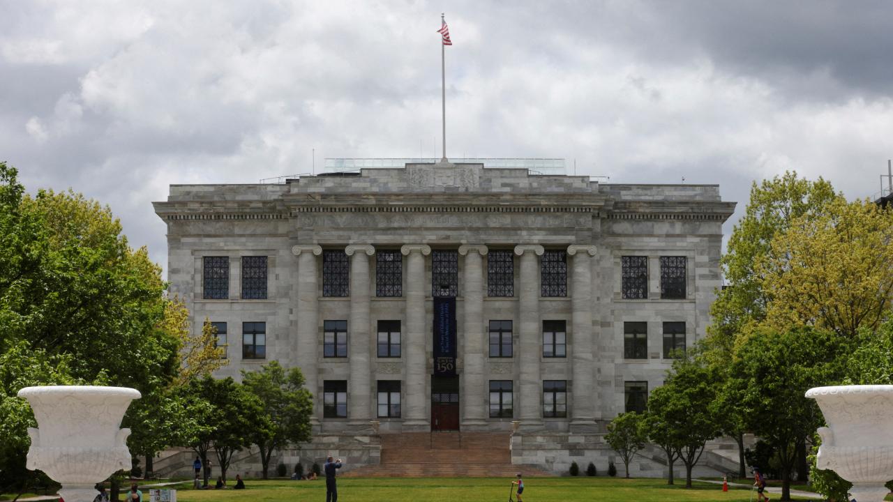 Boston’daki mahkeme uzlaşması: Harvard’ın yasa dışı beden satışları nedeniyle ailelere 53 milyon dolar ödemesi