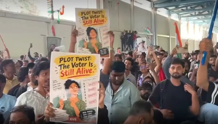 Hindistan'da 'Hamam Böceği' Protestoları: Binlerce Gözaltı ve Siyasi Çalkantılar - www.gundemedair.com