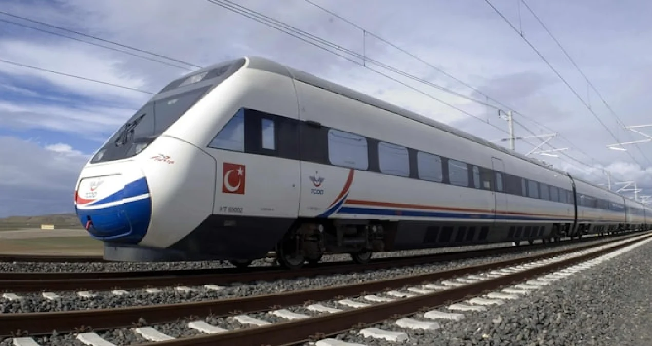 Samsun-Ankara hızlı tren projesiyle seyahat süresinin 2,5 saate düşmesi hedefleniyor.