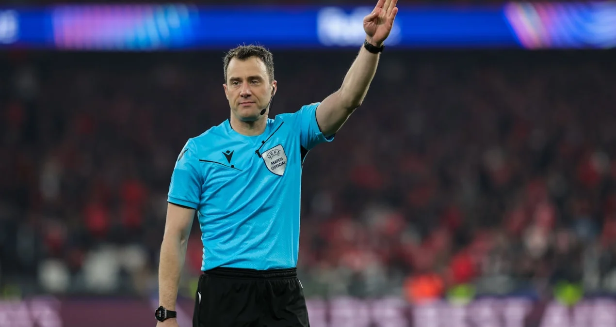 Türkiye-Fransa maçının hakemi Felix Zwayer, VAR görevinde Christian Dingert.