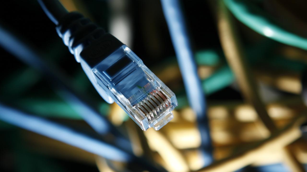 TÜİK, 2026 Girişimlerde Bilişim Teknolojileri Kullanımı Araştırması sonuçlarını açıkladı; girişimlerin internet erişiminde sabit hat bağlantısı oranı yüzde 92,7 olarak belirlendi