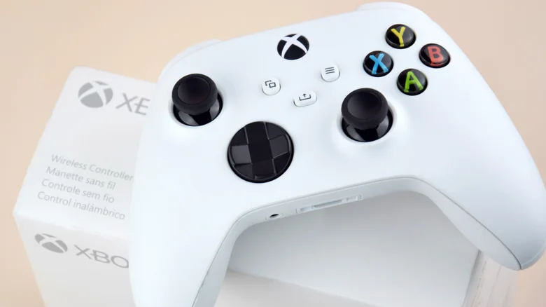 Kablolu ve Kablosuz Xbox Kontrolcüsü Arasındaki Farklar Neler?