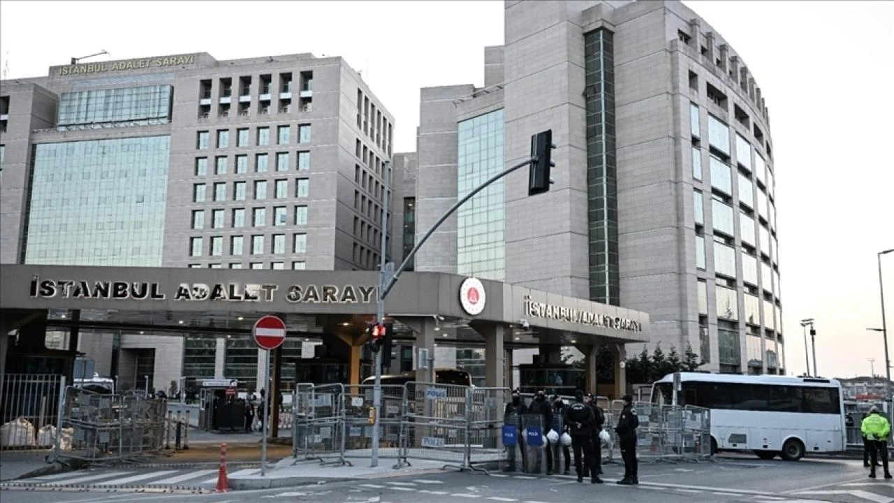İstanbul Cumhuriyet Başsavcılığı’nın yürüttüğü terörizmin finansmanı soruşturması kapsamında 20 şüphelinin adliyeye sevki