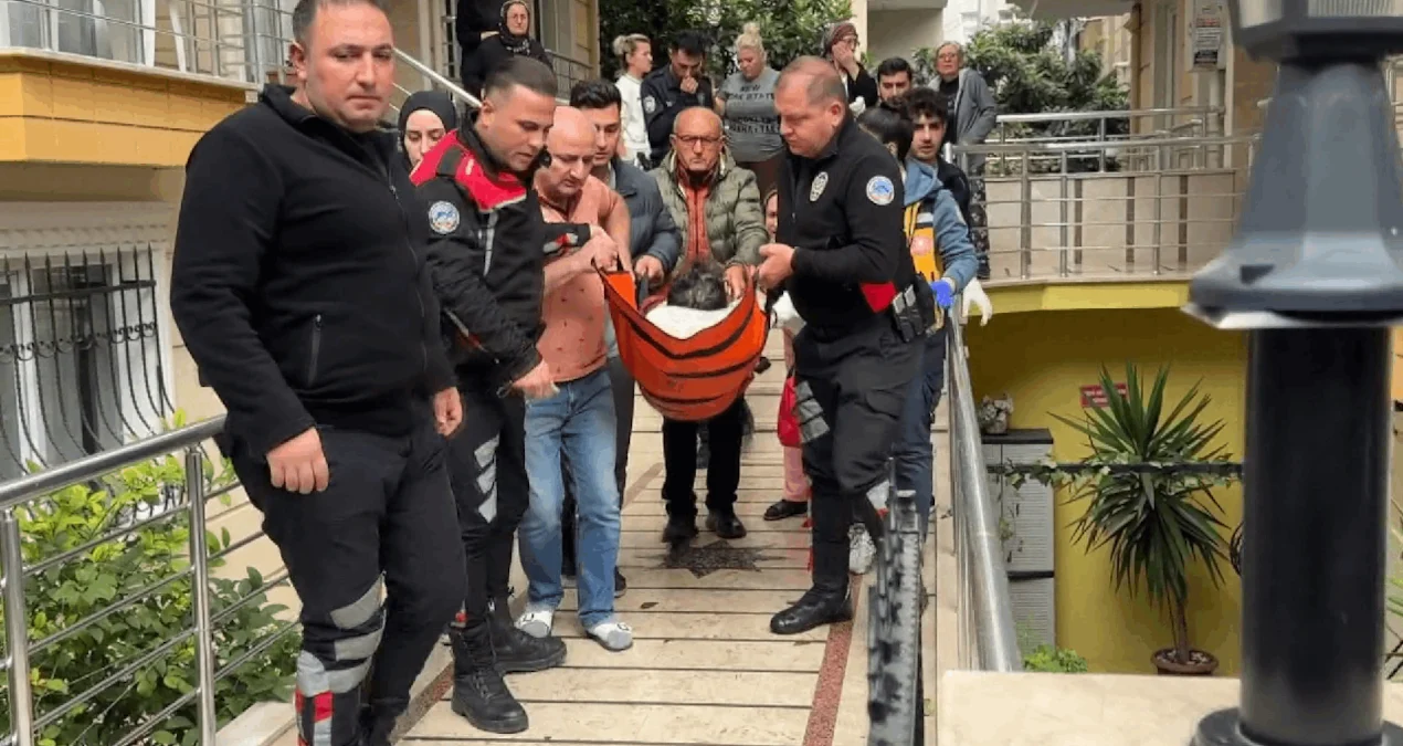 İstanbul Avcılar'da yol verme kavgası: 3 kişi bıçakla yaralandı - www.gundemedair.com