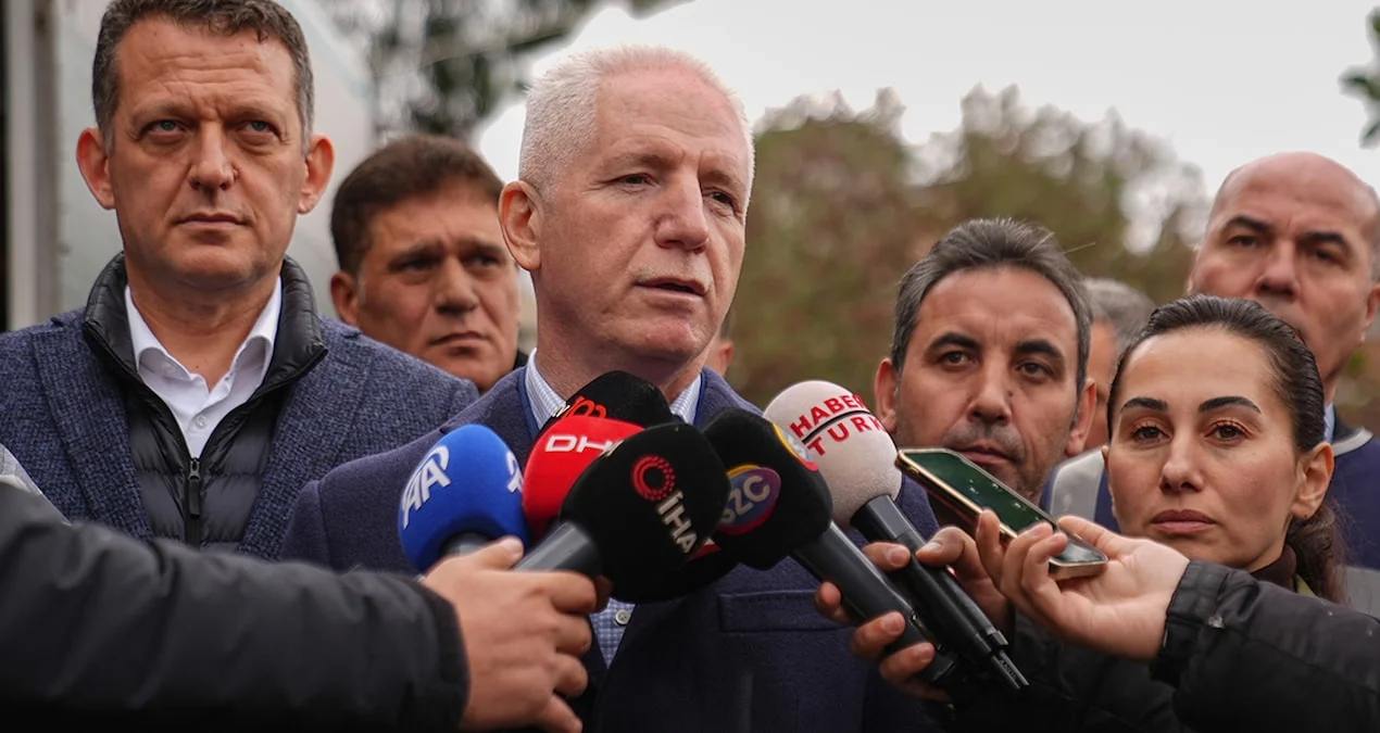 İstanbul Ayazağa'da Dere Yatağındaki Yapıların Yıkımına Başlandı - www.gundemedair.com