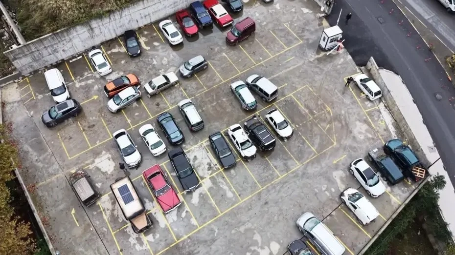 İstanbul Ayazağa'da sel felaketi sonrası araçlar otoparka çekildi, sahipleri eşyalarına ulaşamadı - www.gundemedair.com