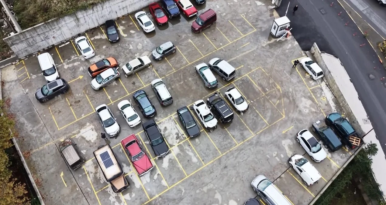 İstanbul Ayazağa'da sel felaketi sonrası araçlar otoparka çekildi, sahipleri eşyalarına ulaşamadı - www.gundemedair.com