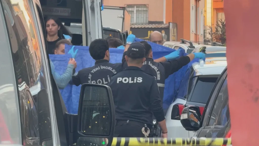 İstanbul Kağıthane'de park halindeki cipe silahlı saldırı: 1 ölü - www.gundemedair.com