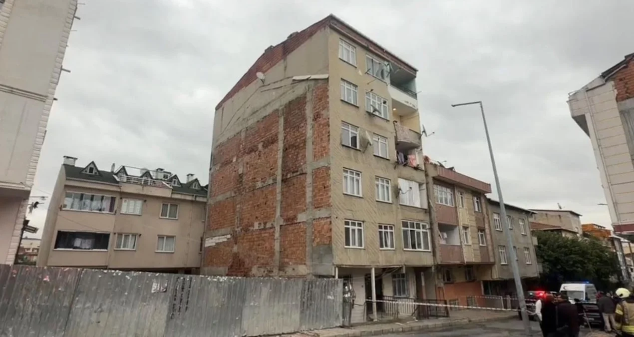 İstanbul Küçükçekmece'de 7 Katlı Bina Çatlama Sesleri Nedeniyle Tahliye Edildi - www.gundemedair.com