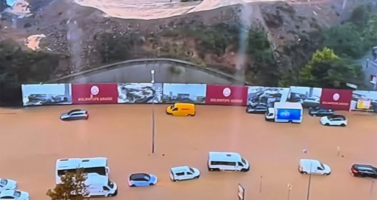 İstanbul Valiliği, 15 Ekim'de Okulları Tatil Etti ve Motosiklet Trafiğini Yasakladı - www.gundemedair.com