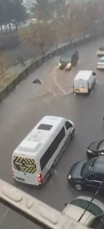 İstanbul'da Sağanak Yağış Etkisini Gösterdi: Esenyurt'ta Suya Kapılan Kadın Kurtarıldı - www.gundemedair.com
