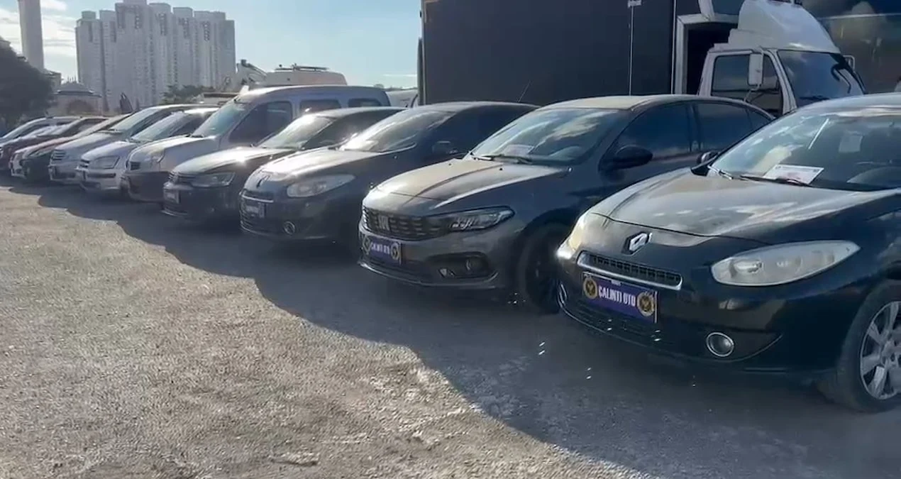 İstanbul merkezli operasyonda 16 şüpheli çalıntı araçlarla yakalandı