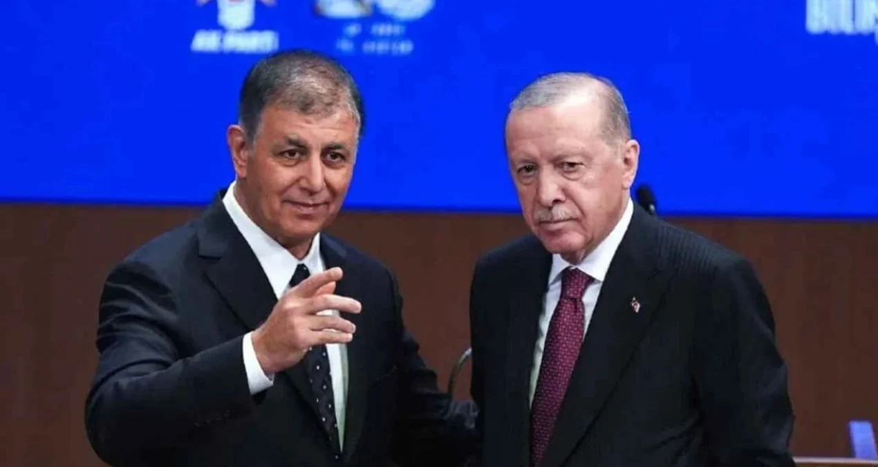 İzmir Büyükşehir Belediye Başkanı Cemil Tugay, ilçe başkanlarına hizmetin aksatılmaması gerektiğini vurguladı - www.gundemedair.com