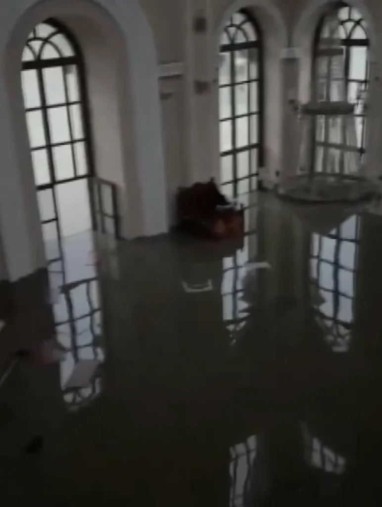 Kağıthane'de Tarihi Sadabad Camisi Taşkından Etkilendi - www.gundemedair.com