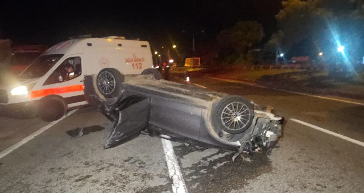 Bursa Orhangazi’de otomobil kamyonete çarptı, 3 yaralı