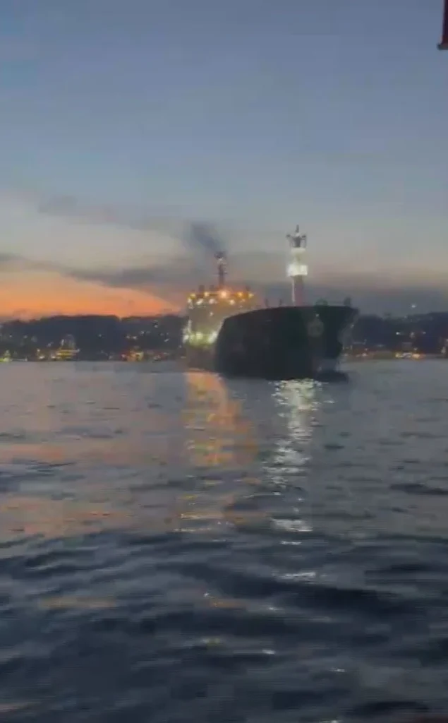 Tanker kıyıya sürüklendi, İstanbul Boğazı'nda gemi trafiği askıya alındı - Sözcü Gazetesi