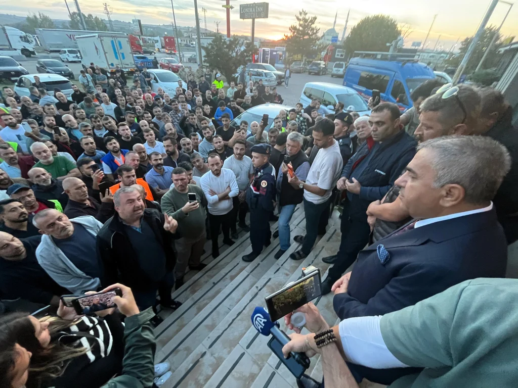 Kapıkule'de TIR Şoförlerinden 5 Saatlik Eylem - www.gundemedair.com