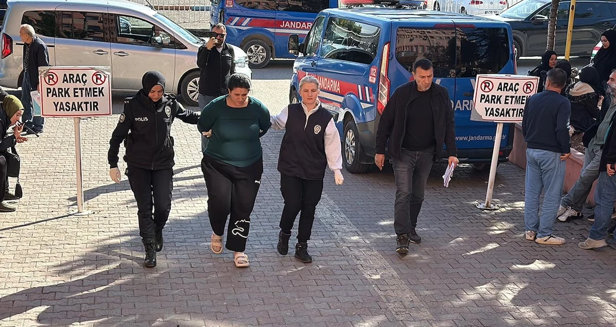 Karabük'te Kıskançlık Nedeniyle Bıçaklama Olayı: Erkek Arkadaşı Ağır Yaralandı - www.gundemedair.com