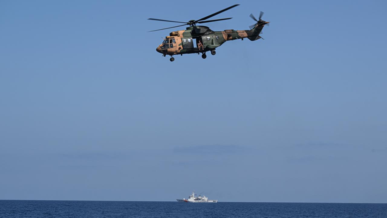 Girne açıklarında alabora olan yolcu gemisinde kaybolan 20 kişi aranıyor