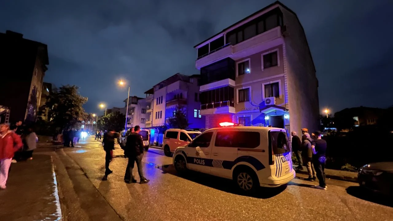 Kocaeli’de toprak kayması nedeniyle 2 bina boşaltıldı