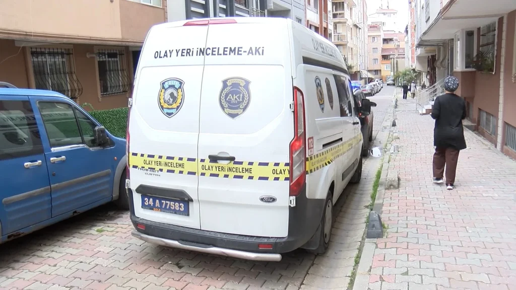 Küçükçekmece’de çarşafla kaçmaya çalışan iki genç kız 3’üncü kattan düştü - www.gundemedair.com