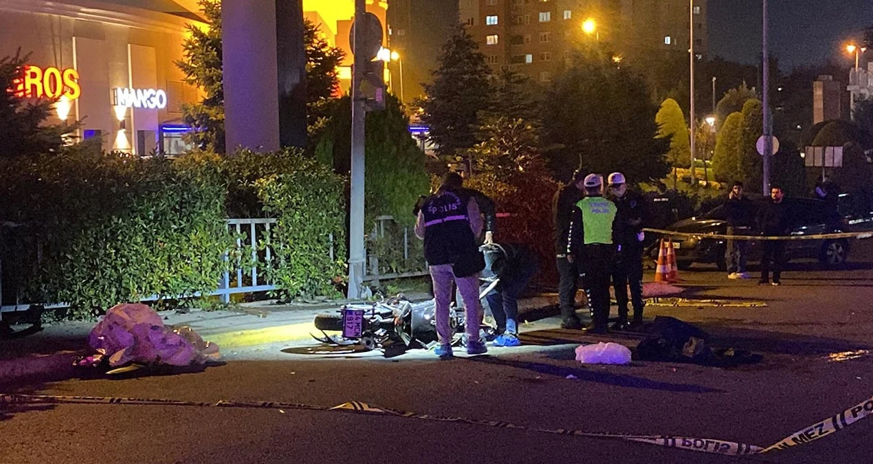 Küçükçekmece'de feci kaza: 21 yaşındaki motosiklet sürücüsü öldü - www.gundemedair.com