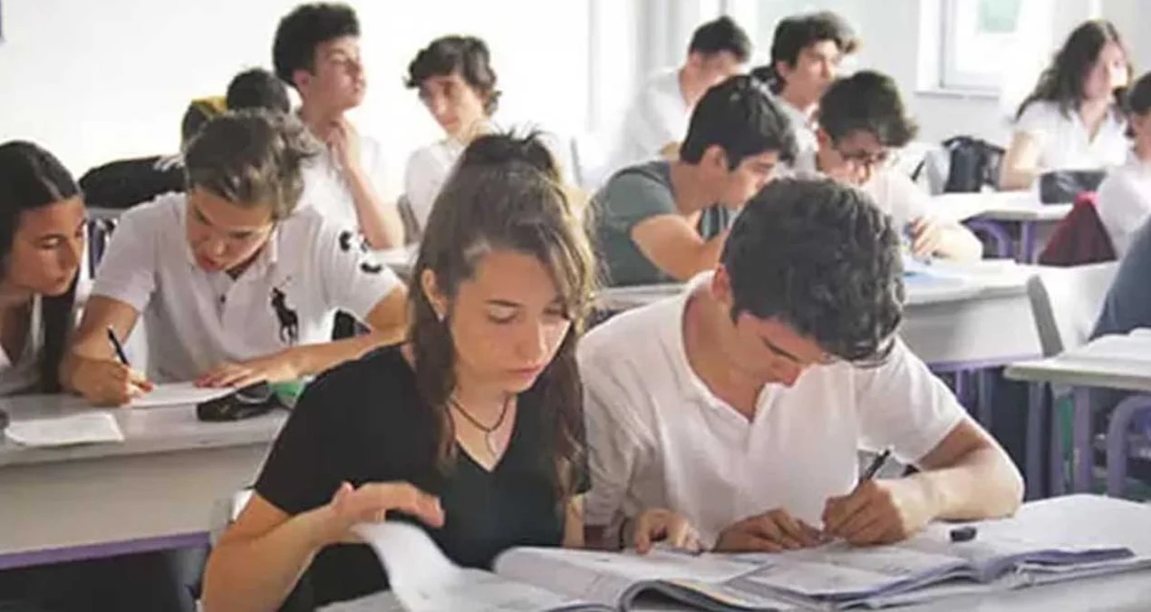 Liselerde yeni dönem başladı: 1 yılda 1000'den fazla öğrenci revire kaldırılınca radikal karar alındı