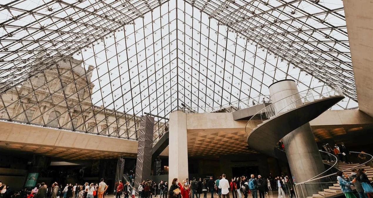 Louvre Müzesi, kapsamlı yenileme yapılmazsa kapanma riskiyle karşı karşıya - www.gundemedair.com