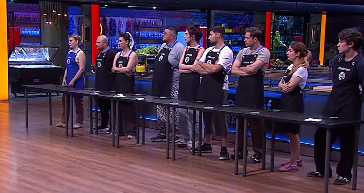 MasterChef Türkiye 2026’de ilk eleme adayları Batuhan ve Demirhan belirlendi, bireysel dokunulmazlığı Nilay kazandı.