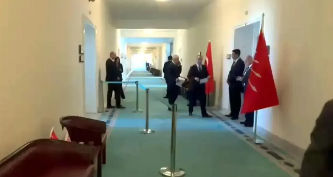 Meclis'te CHP ve YENİ Parti Arasında 'Misafir' Krizi - www.gundemedair.com