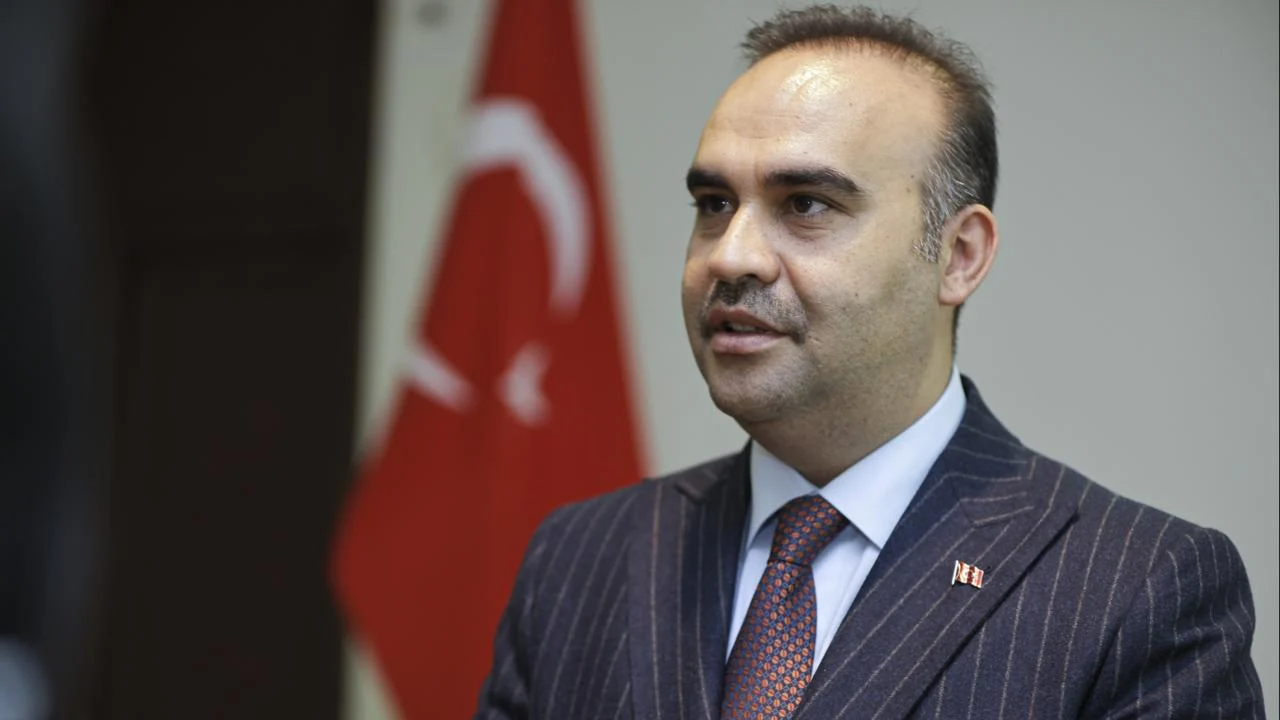 Bakan Kacır, Ay Uzay Aracı’nı TUSAŞ’a uğurladı, fırlatma 2027’de planlanıyor