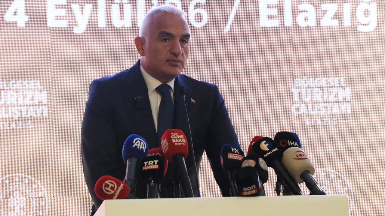 Bakan Ersoy, Elazığ’da bölgesel turizm çalıştayında konuştu