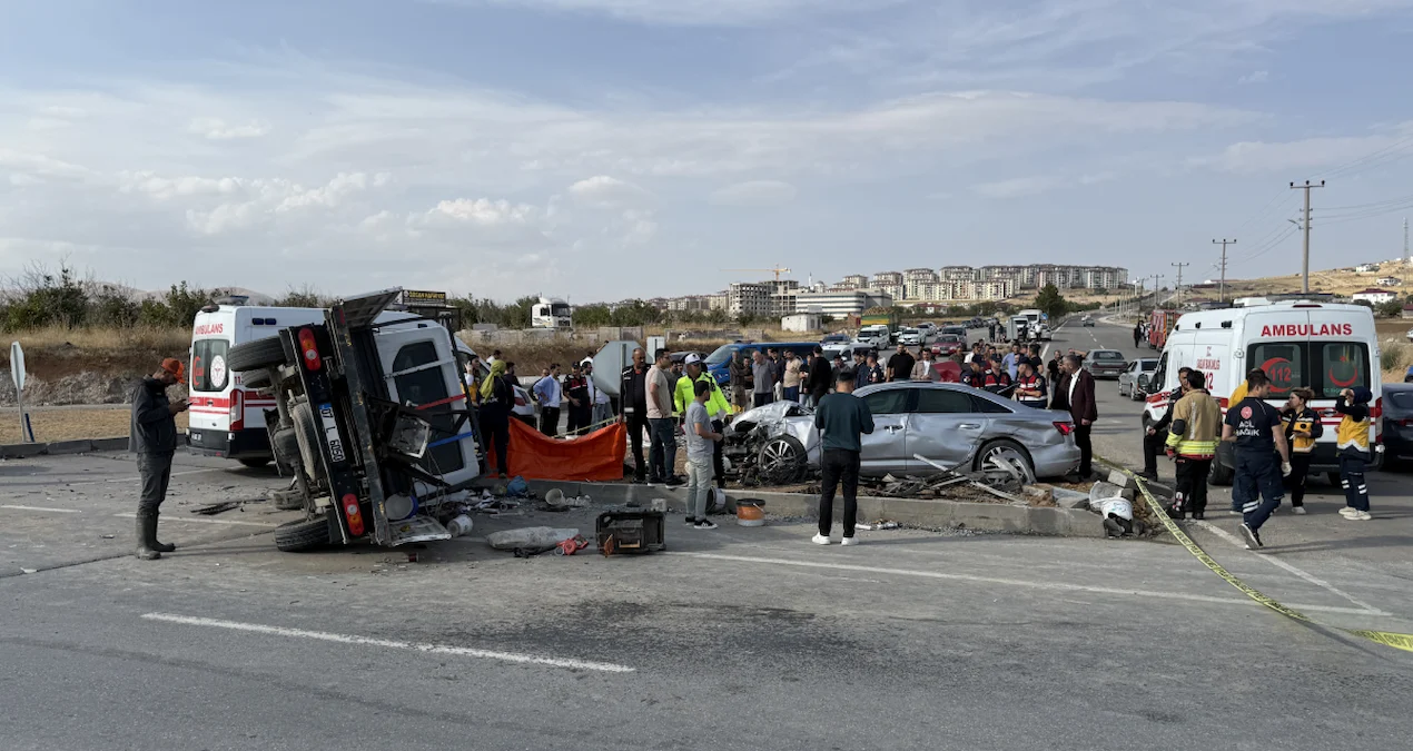 Son dakika... MHP konvoyunda kaza: Milletvekili yaralandı, 1 kişi hayatını kaybetti - Sözcü Gazetesi