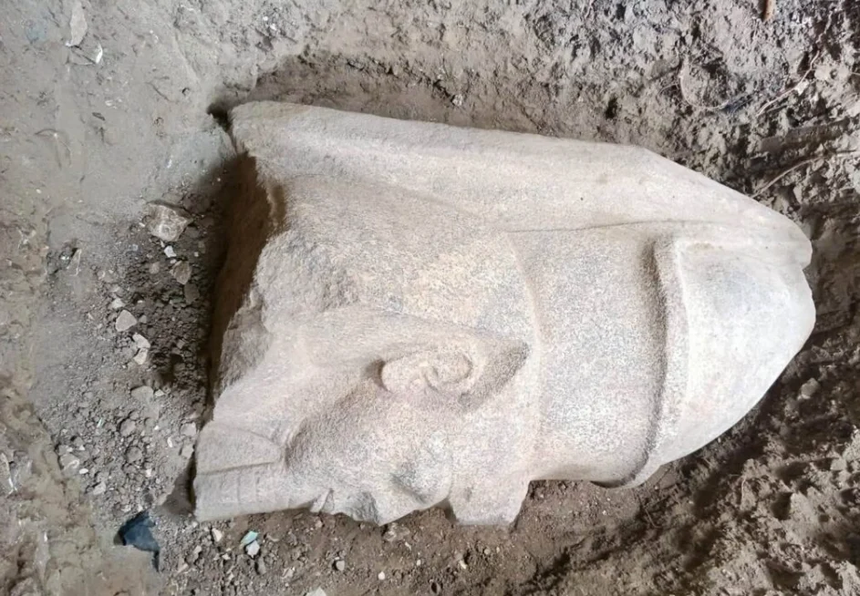 Mısır'da II. Ramses'e Ait Dev Heykelin Kalıntıları Keşfedildi - www.gundemedair.com