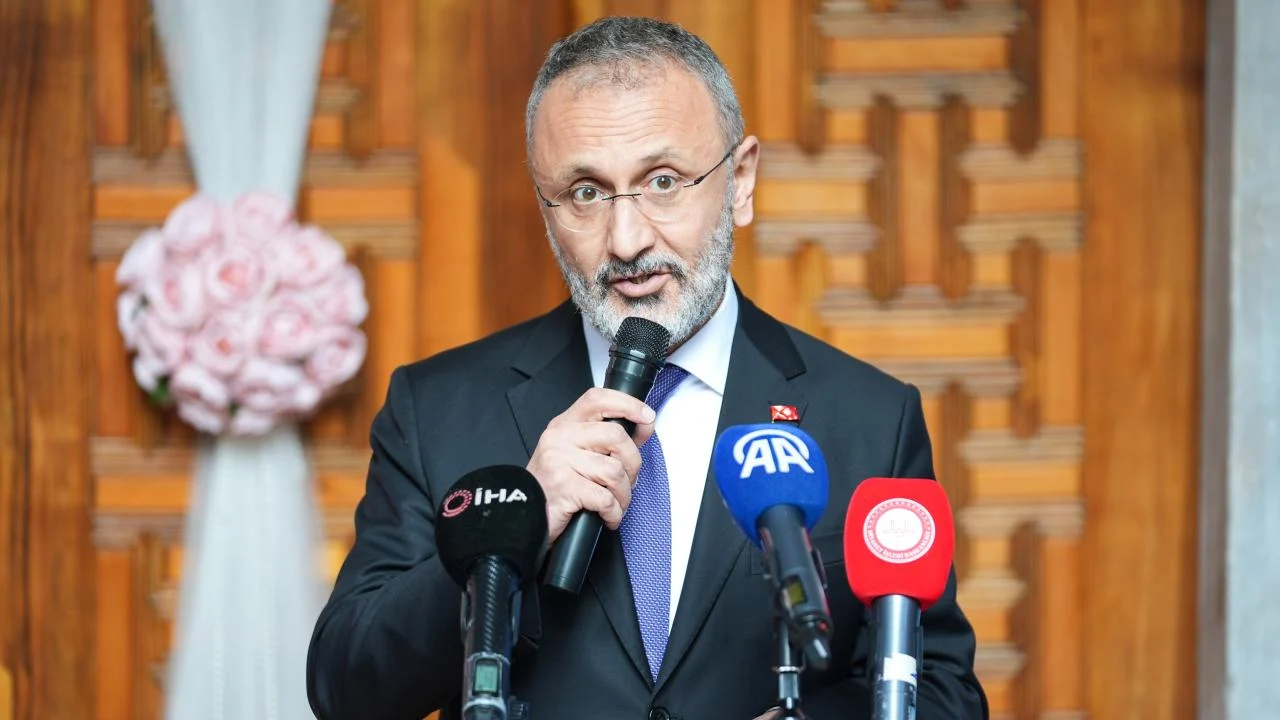 Eyüpsultan Belediyesi’ne yolsuzluk soruşturması: Başkan Özmen ve 28 kişi gözaltında