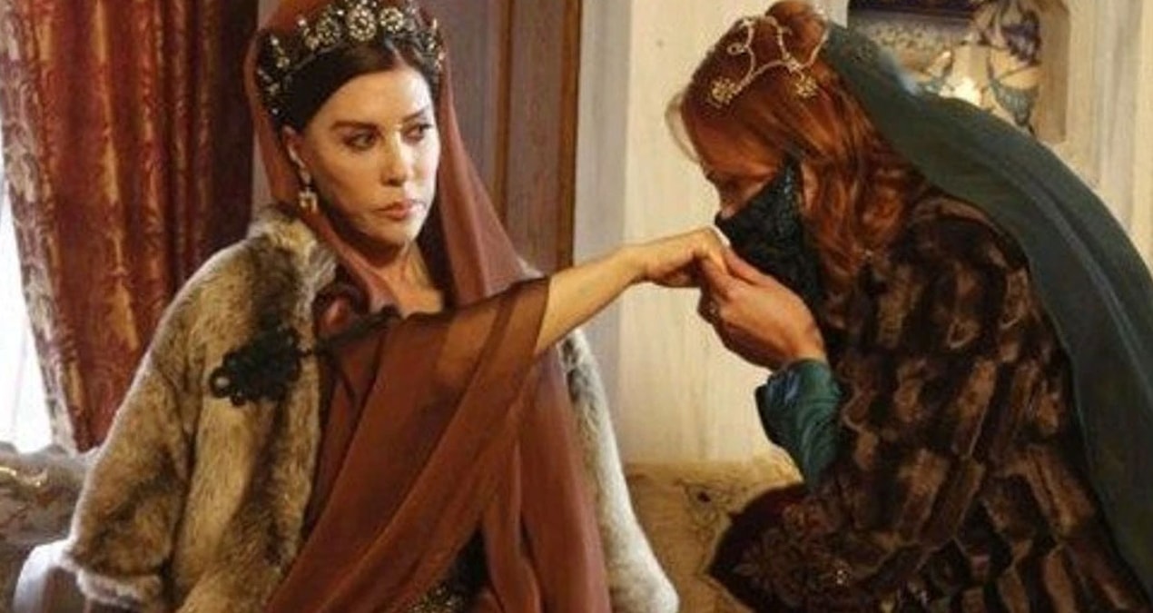 Nebahat Çehre ve Meryem Uzerli yıllar sonra bir araya geldi