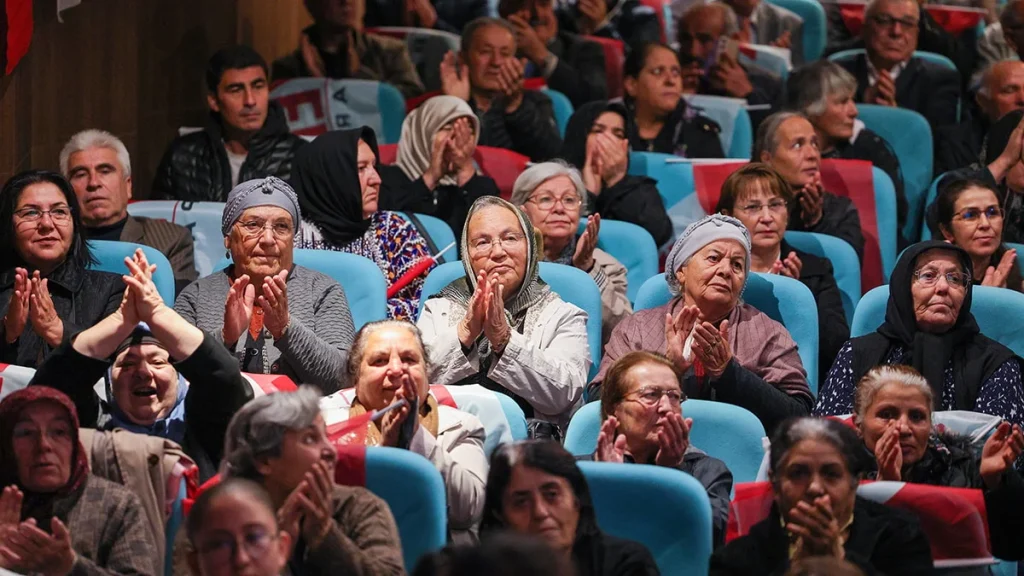 Özgür Özel: "Fon Vurgunu, Asrın Felaketinden Daha Büyük Hasar Yaratmıştır - www.gundemedair.com