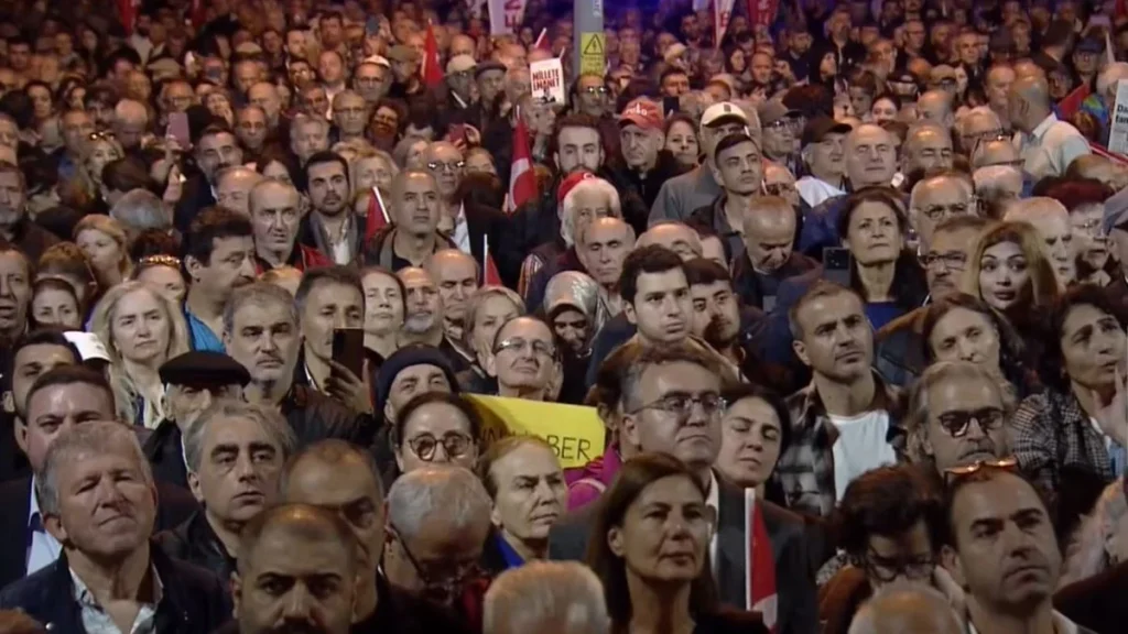 Özgür Özel, Halk TV'ye Kayyım Atanmasını Protesto Etti - www.gundemedair.com