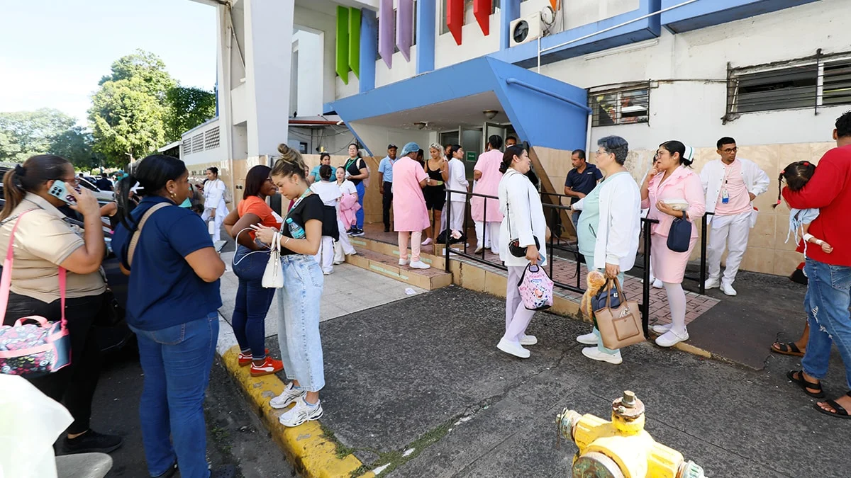 7.7'lik depreme canlı yayında yakalandılar - Sözcü Gazetesi