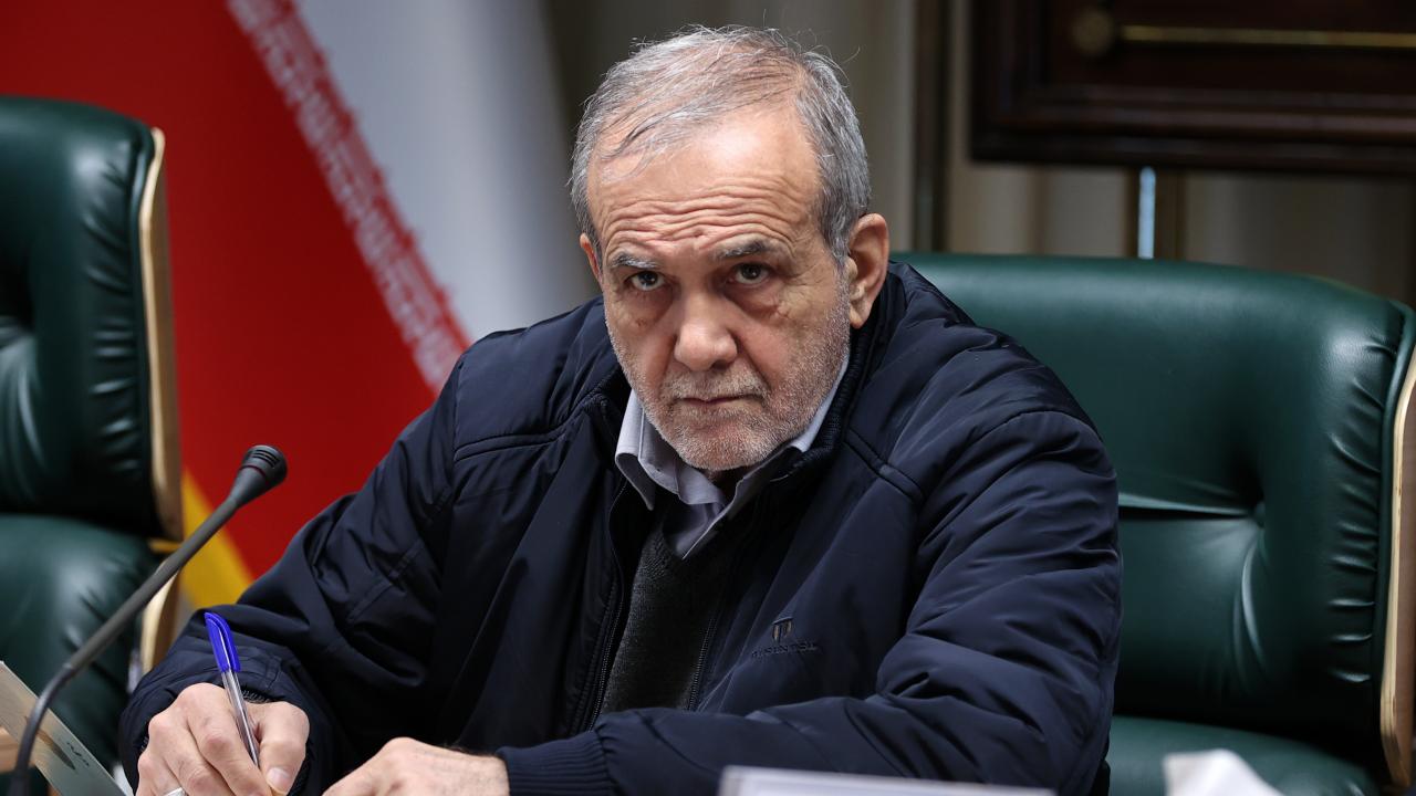İran Cumhurbaşkanı Pezeşkiyan, enerji krizinin aşılması için devlet binalarının kapatılacağını açıkladı