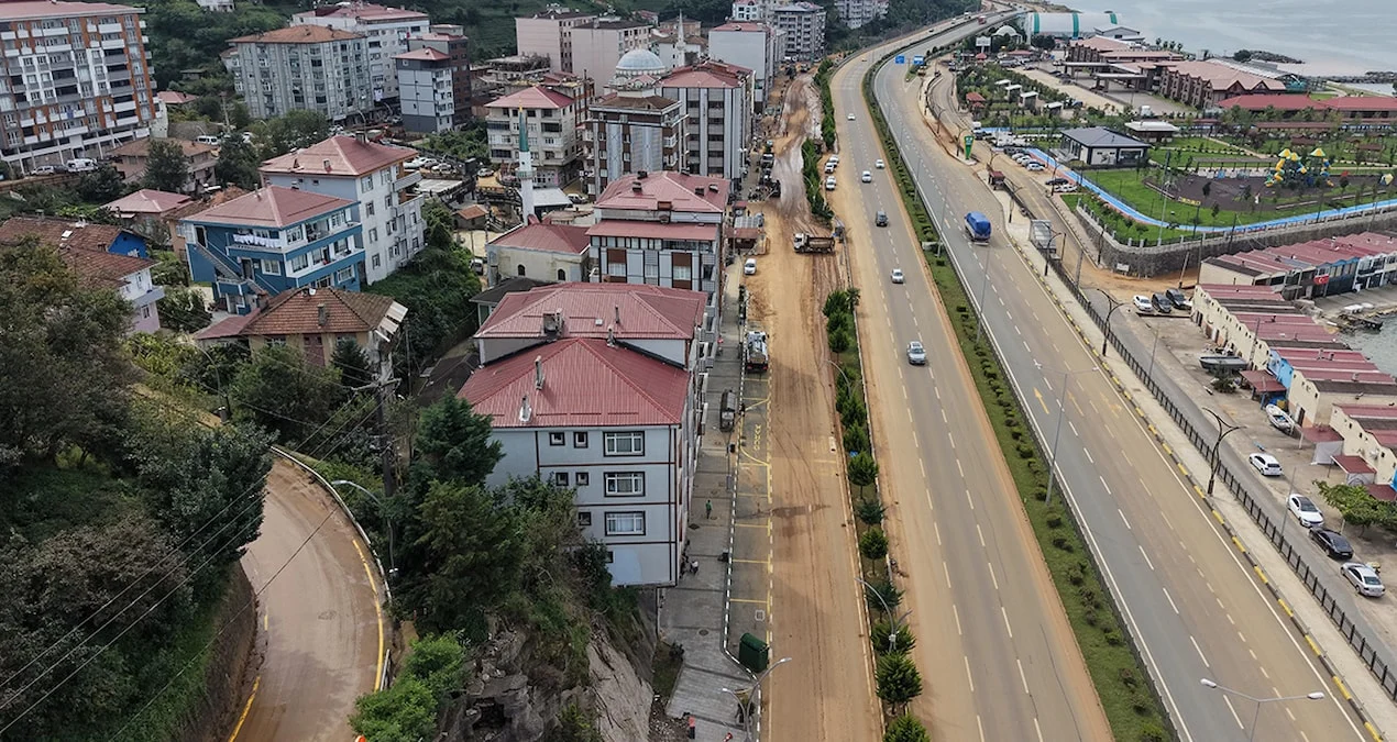 Rize İyidere’de sel nedeniyle 8 okulda eğitime 1 gün ara verildi