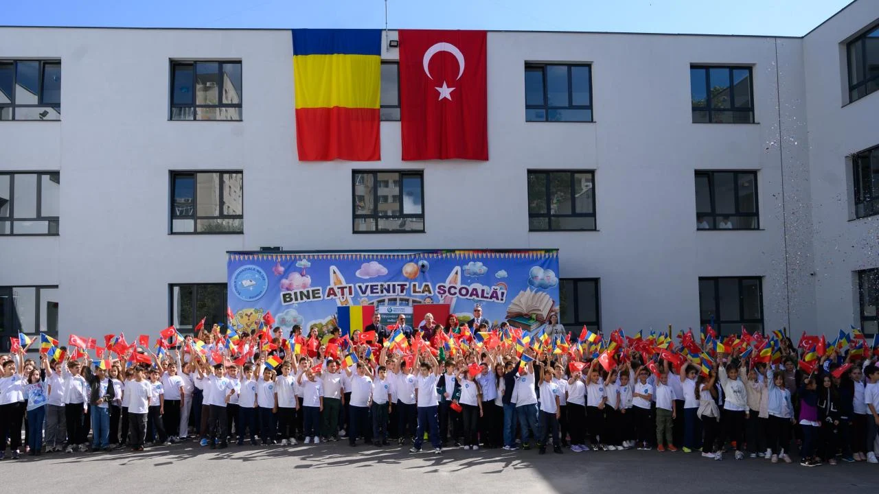 Bükreş’te Türkçe öğrenen 1500 öğrenci için etkinlik düzenlendi