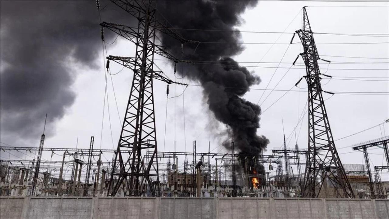 Rusya, Ukrayna’nın enerji ve askeri tesislerine saldırılar düzenledi